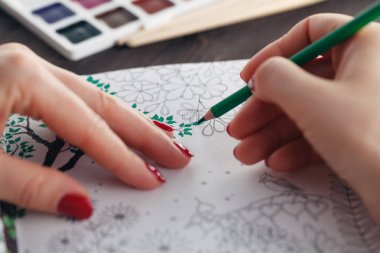 Kadın ise boyama boyama kitabı yetişkin rahatlatıcı