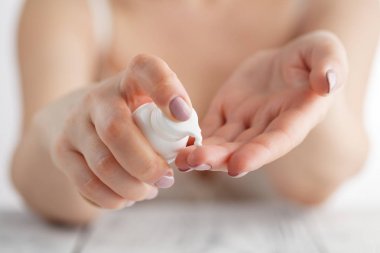 Kadın el nemlendirici el kremi closeup çekim