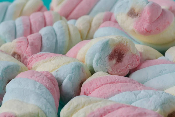 Nahaufnahme von Regenbogen-Marshmallows, Pastellfarbe von Marshmallows — Stockfoto