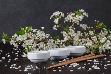 çiçekleri küçük çanak