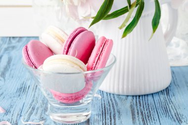 Taze peonies ile macaroons