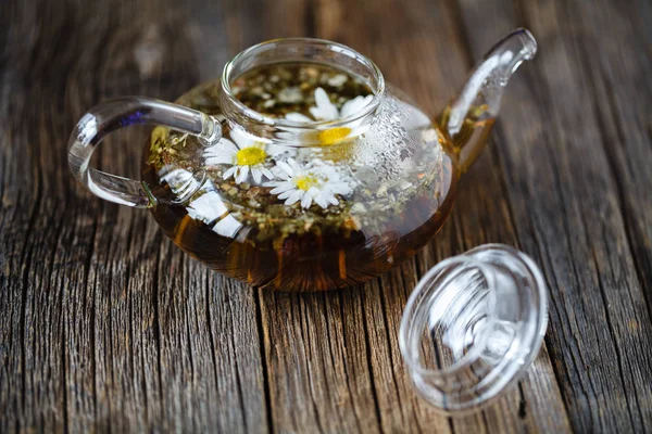 Papatya çayı çaydanlık