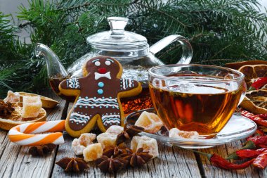 Geleneksel bir şekilde dekore edilmiş xmas akşam çay