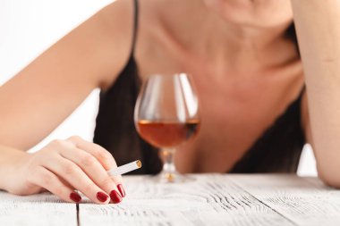 Alkolizm, sarhoş kadınlar, sert alkollü.