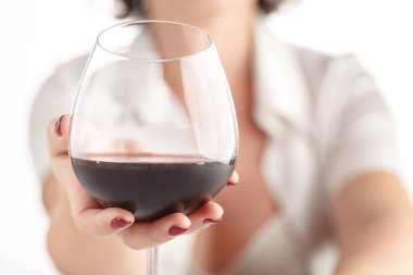 Kadın doğal kırmızı şarap yararına test