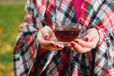 Erkek ekose İçecek sıcak çay Park