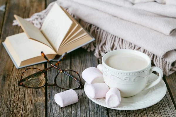 Cozy breakfast with warm plait and hot tea with milk — Stock Photo, Image