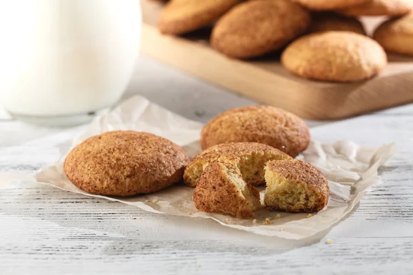 Snickerdoodle печенье с корицей и молоком — стоковое фото