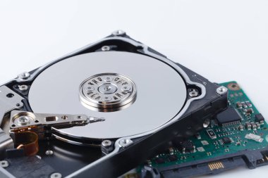 onarım sabit sürücü kavram araçları beyaz zemin üzerine