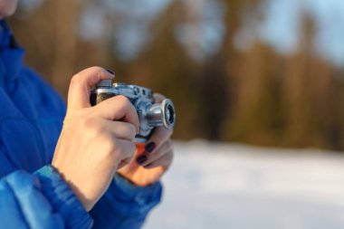Ellerini, fotoğraf kavramı eski fotoğraf makinesi
