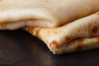 Krep. İnce krep. Rus bliny.