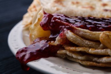 Çilek reçelli krep