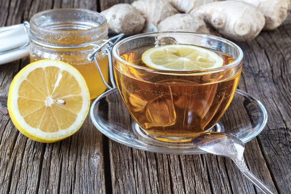 Té verde con limón en rodajas — Foto de Stock