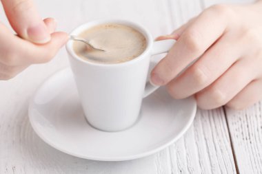 sıcak kahve ve breakfas zaman