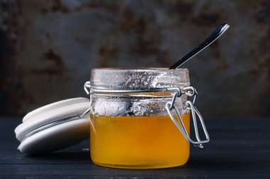 Halk Hekimliği bal ve şifalı otlar konsepti ile