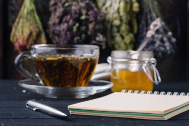 Halk Hekimliği bal ve şifalı otlar konsepti ile