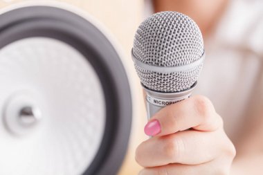 Bileşeni ile yüksek kaliteli hoparlörler. Ses kayıt stüdyosu için HiFi ses sistemi satın. Profesyonel Merhaba-Fi kabin hoparlör kutusu Satılık. Ses kayıt stüdyoları donatımı