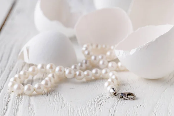 Pile Perles Sur Fond Blanc — Photo