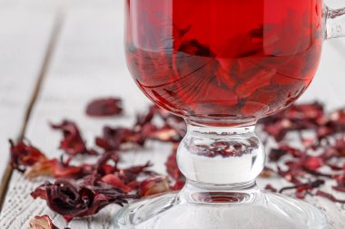 Beyaz masada aromatik Hibiscus çayı