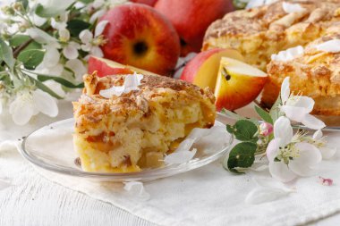 Lezzetli ev yapımı elmalı turta.