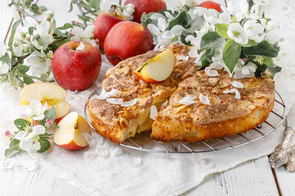 Tarte Aux Pommes Fichier Non Affûté Sur Table Blanche Avec — Photo