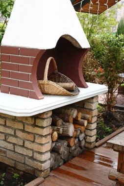 Havada yemek pişirmek için fırın.