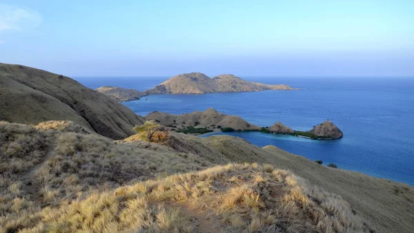 Büyük bir Körfezi'ne bakan.