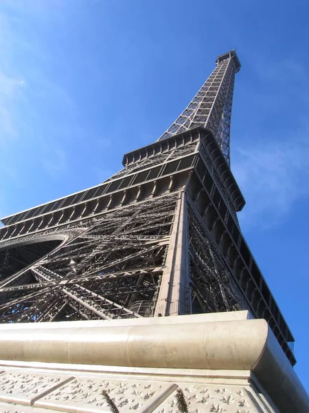 La base de la tour Eiffel . — Photo
