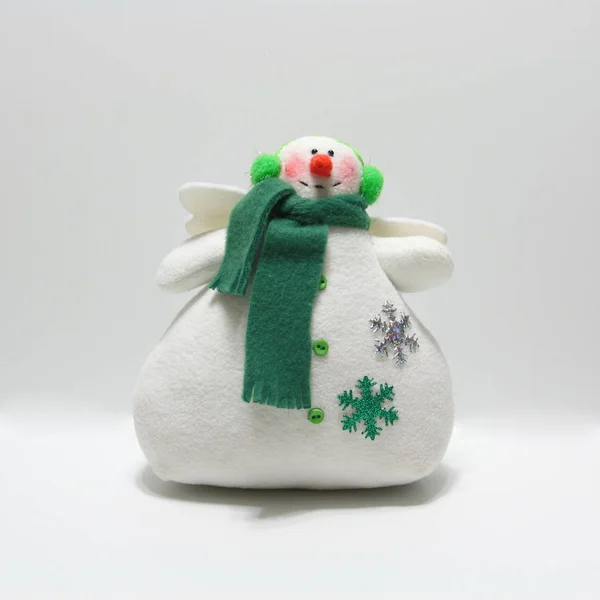 Juguete muñeco de nieve cosido de tela suave . — Foto de Stock