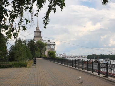 Nehir çıkabilir Bulvarında.