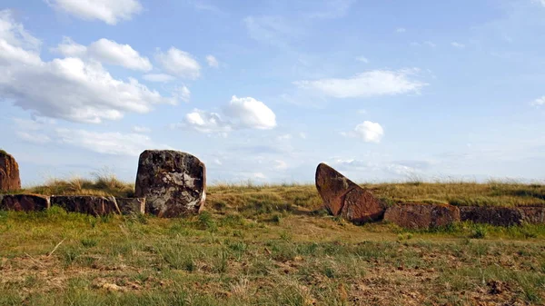 Sibirya bozkır antik mezar kazısı.
