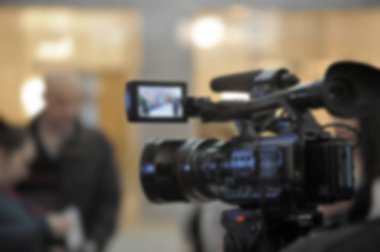 Arka arka plan bulanık fotoğraf makinesinin video konferans kayıt