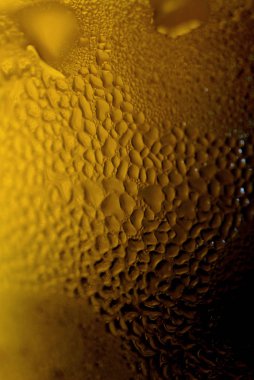  soğuk bir bira bardağı