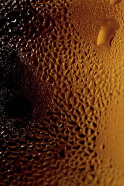  soğuk bir bira bardağı