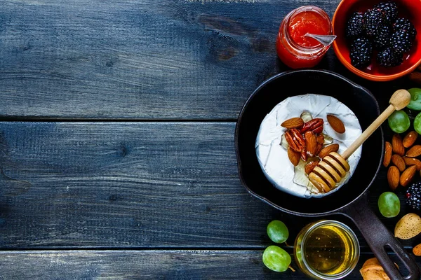 Queijo camembert ou brie — Fotografia de Stock