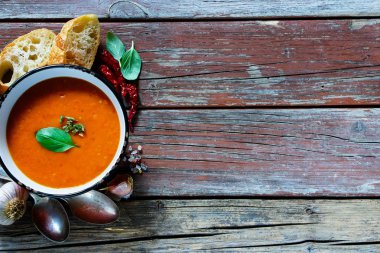 Domates çorbası Gazpacho.
