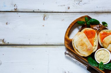 Somon füme sandviç.