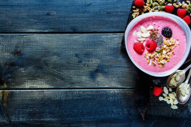 Güler yüzlü kahvaltı kase