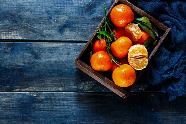 Box of juicy tangerines — Stock Photo, Image