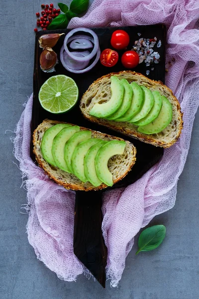 Delicious avocado bruschetta — Stock Photo, Image