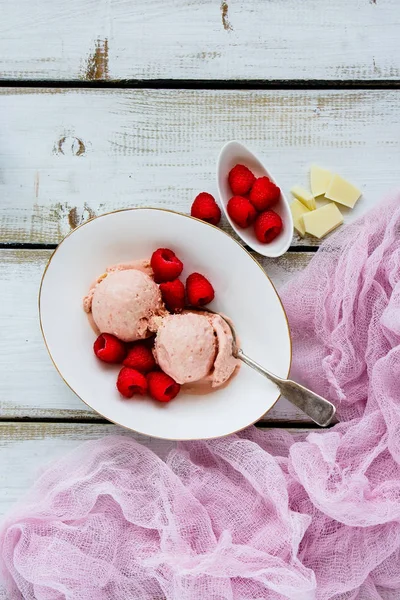 Glace framboise — Photo