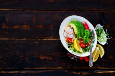 Quinoa salata inbowl