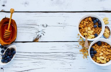 Granola ve kahvaltı maddeler