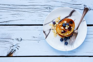 Yaban mersini ev yapımı kek