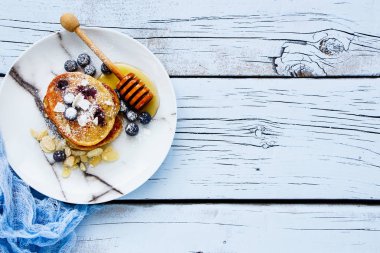 Yaban mersini ev yapımı kek