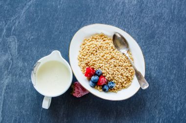 Çilek ile pirinç tahıl