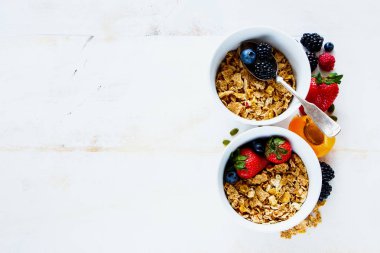 Ev yapımı granola kâse