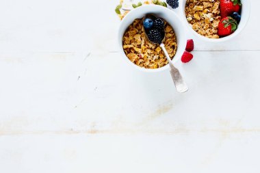 Ev yapımı granola kâse