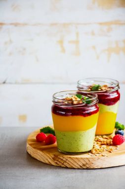 Meyve güler yüzlü katmanlı