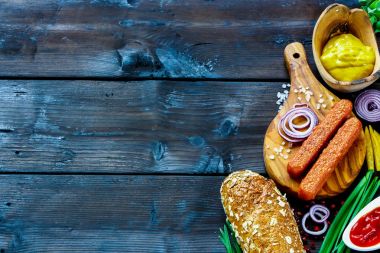 Sosisli sandviç için malzemeler